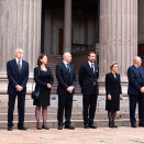 25 July: One minute of silence is observed from 12:00 all over the country. From the right: Prime Minister Jens Stoltenberg, King Harald, Queen Sonja, Crown Prince Haakon, Dag Terje Andersen (President of the National Assembly), Ingrid Schulerud, Tore Schei (Chief Justice of the Supreme Court of Norway), og AUF Leader Eskil Pedersen in front of the University Hall (Photo: Berit Roald / Scanpix)